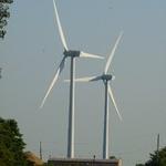 一双1.位于俄亥俄州鲍灵格林的8兆瓦风力涡轮机